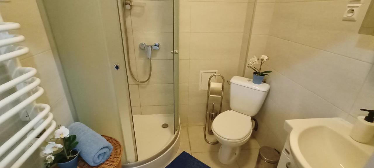 Apartament Granatowy Swietoduska 12 Люблин Екстериор снимка